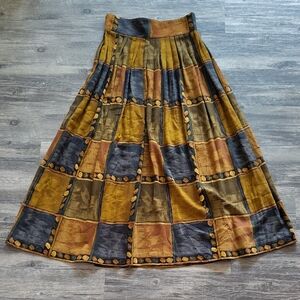 Platinum By Dorothy Schoelen Pleated Skirt. Size 8